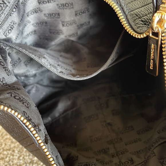 Michael Kors black pebble leather shoulder bag - Picture 14 of 16